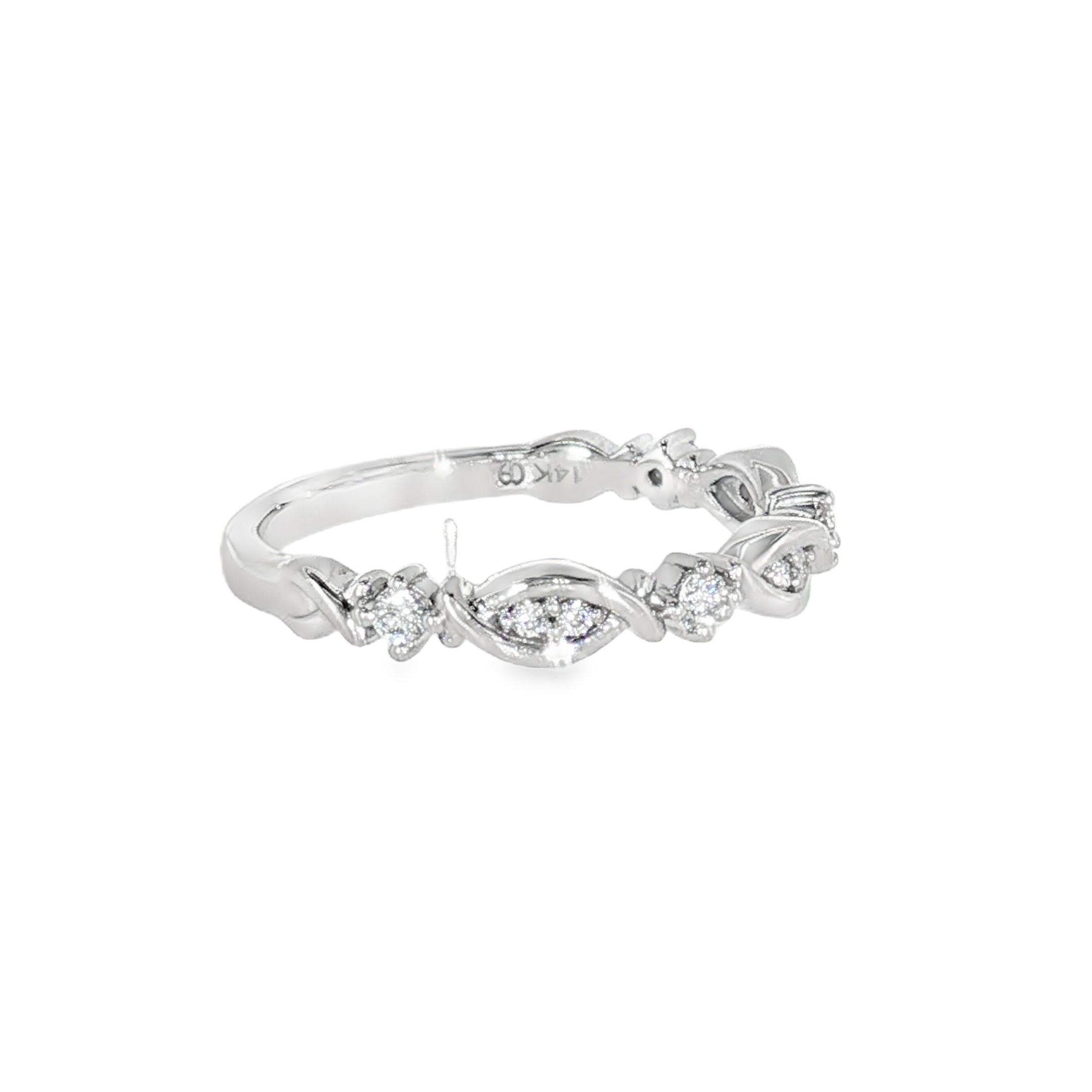 14k White Gold 0.17 ctw Vintage Inspired Women's Diamond Wedding Band