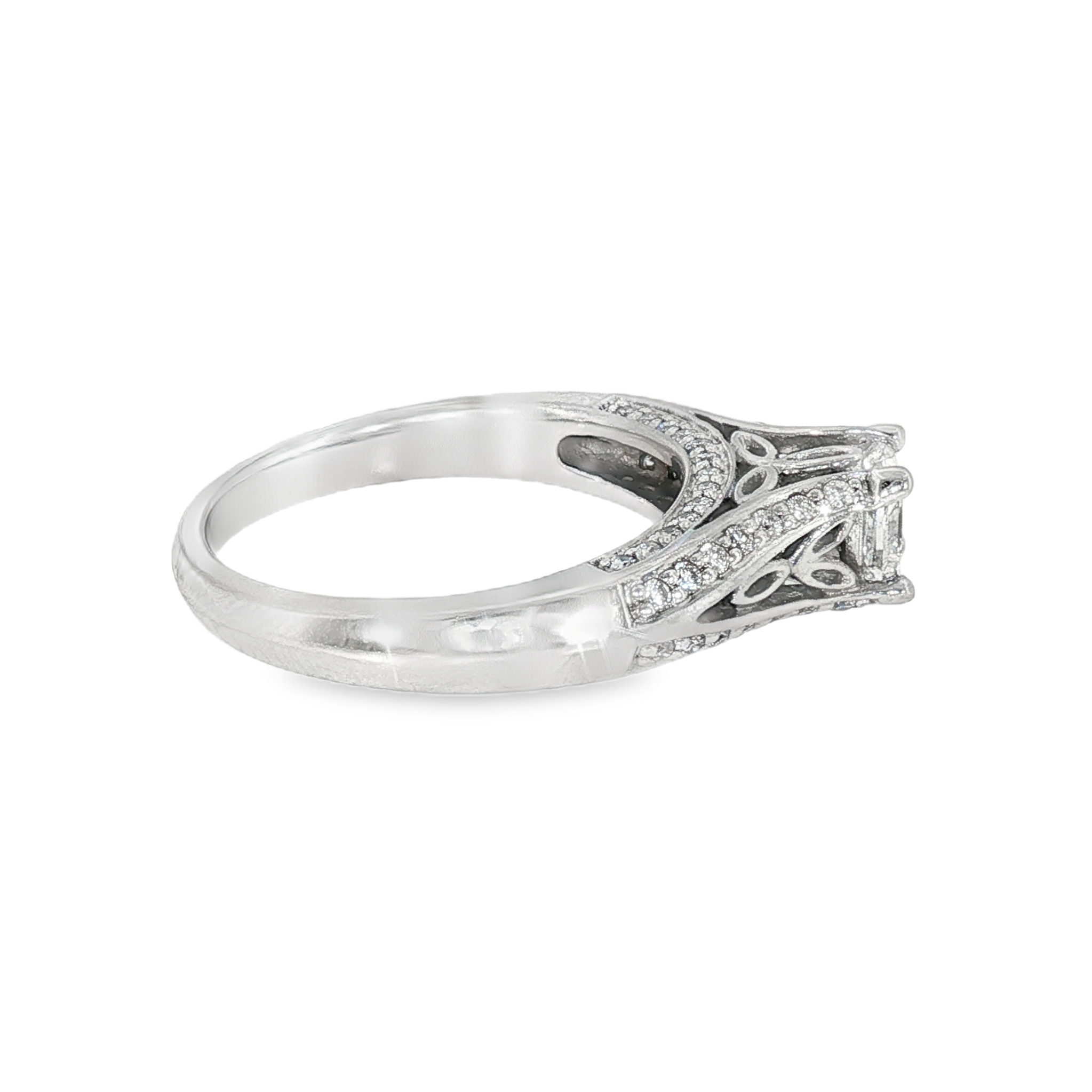 14k White Gold 0.80 ctw Cathedral Diamond Engagement Ring
