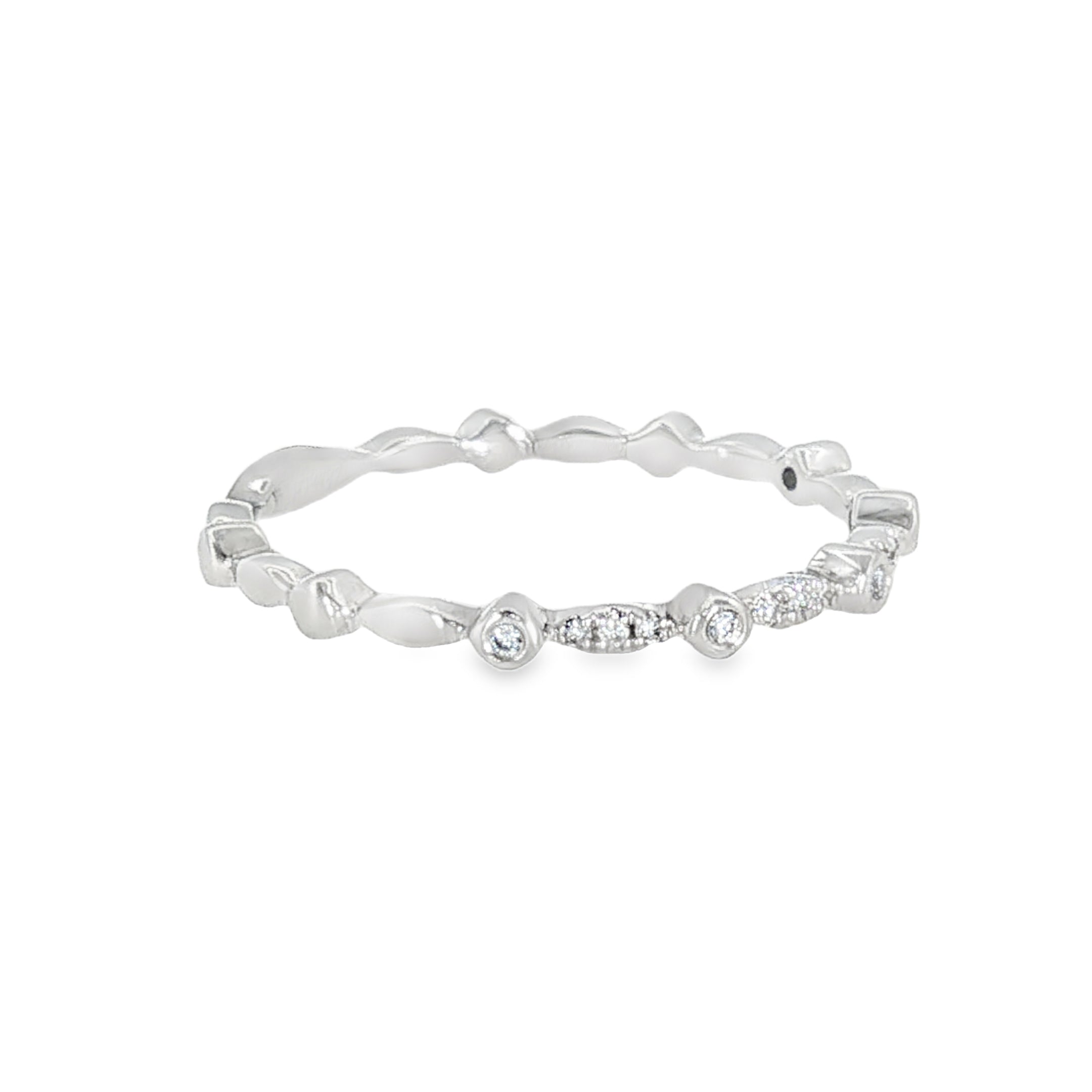 14k White Gold 0.05 ctw Vintage Inspired Women's Diamond Wedding Band